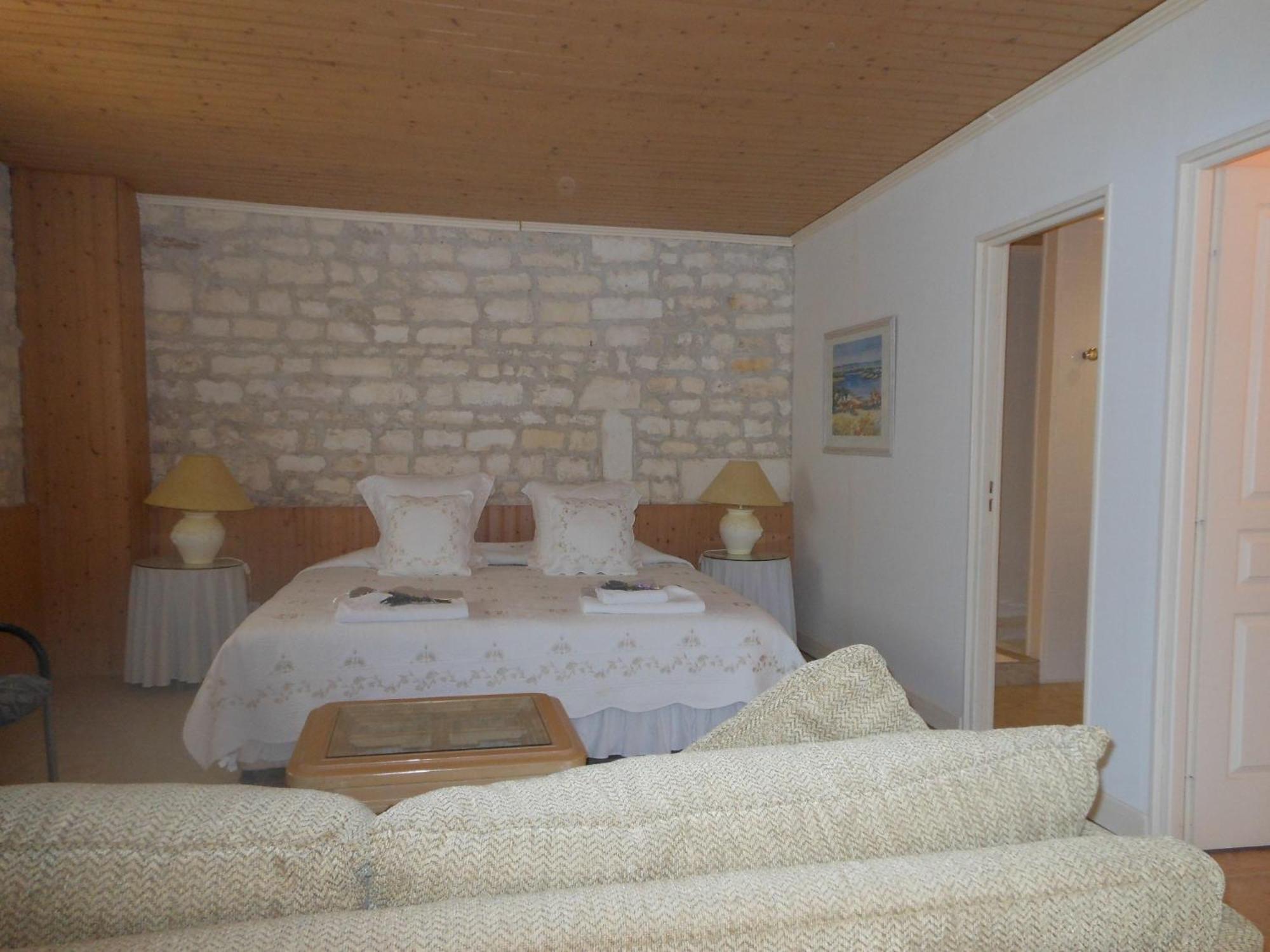Bed and Breakfast La Cour Des Cloches Mainxe Экстерьер фото