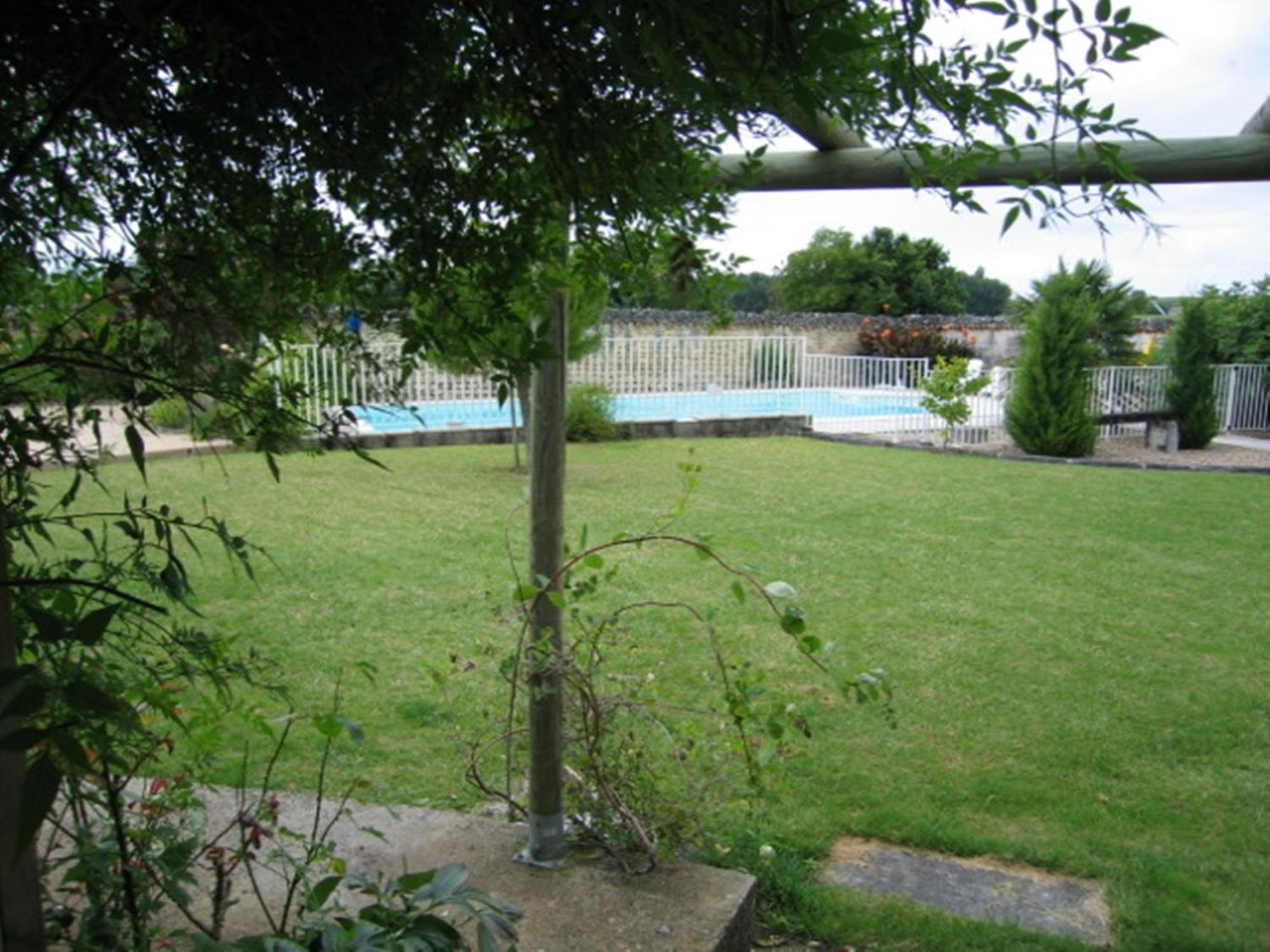 Bed and Breakfast La Cour Des Cloches Mainxe Экстерьер фото