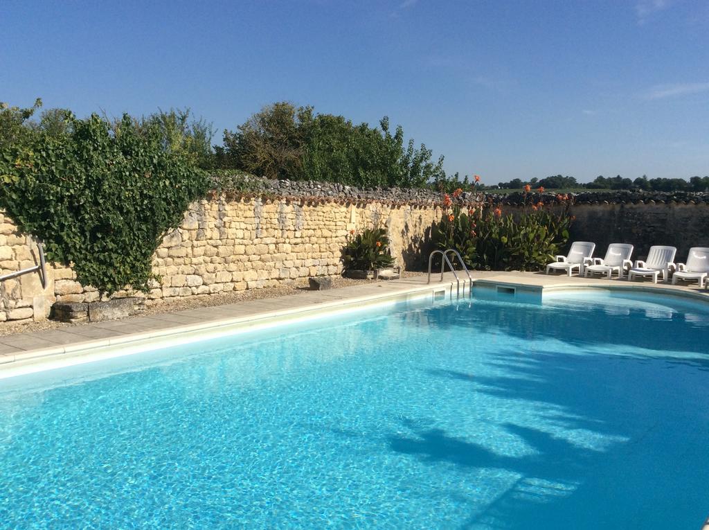 Bed and Breakfast La Cour Des Cloches Mainxe Экстерьер фото